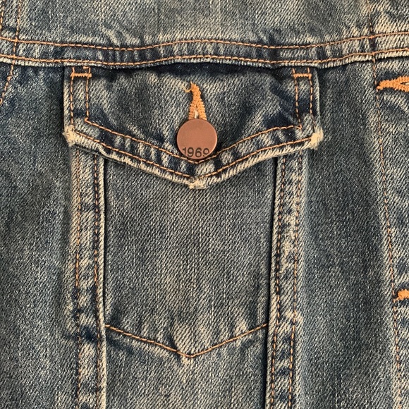 SOLD - EUC GAP jean jacket - Picture 3 of 5
